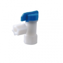 Elzárócsap víztartályokhoz 1/4